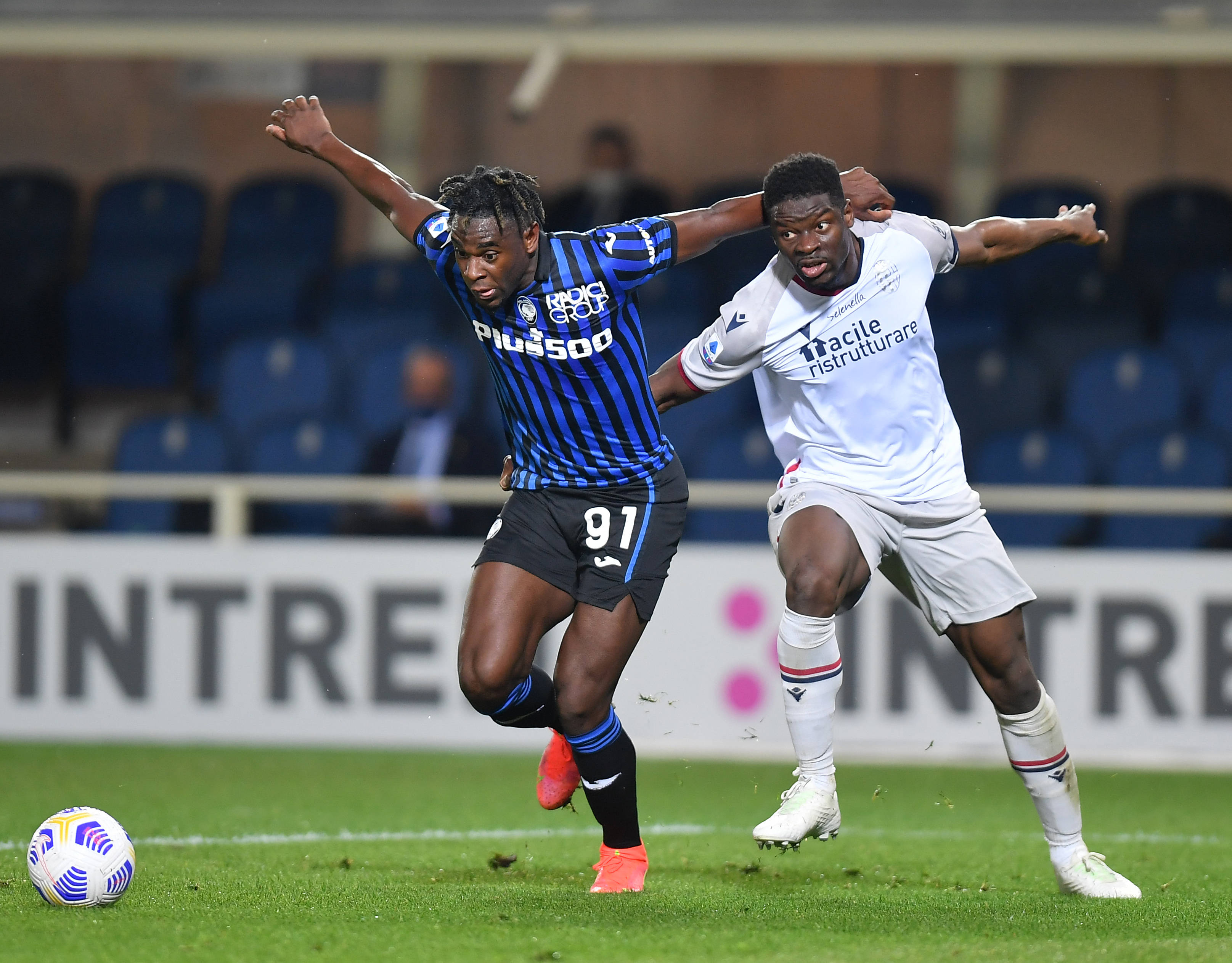 包含黑克托尔-基罗特充实进攻，博洛尼亚输给卢卡-帕拉西奥的词条