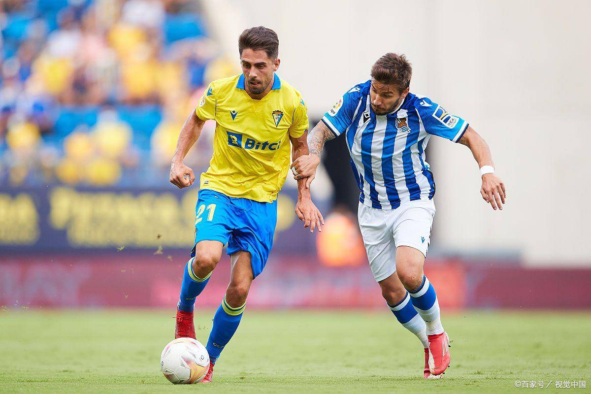 包含南特队在比赛中击败了昂热，壮大实力的词条